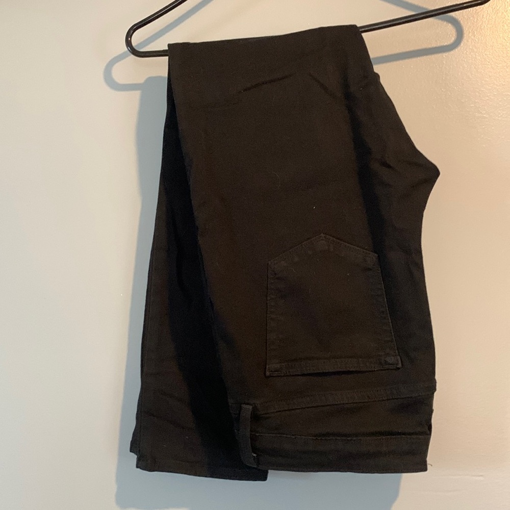 Women’s Black Skinny Jean